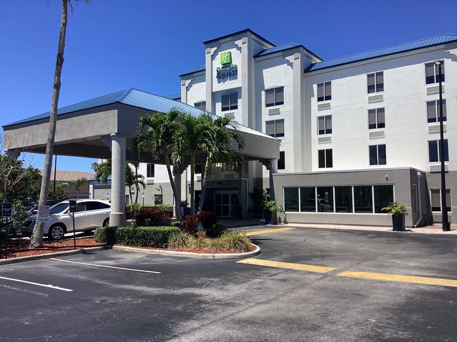 Holiday Inn Express — Cocoa Beach, FL